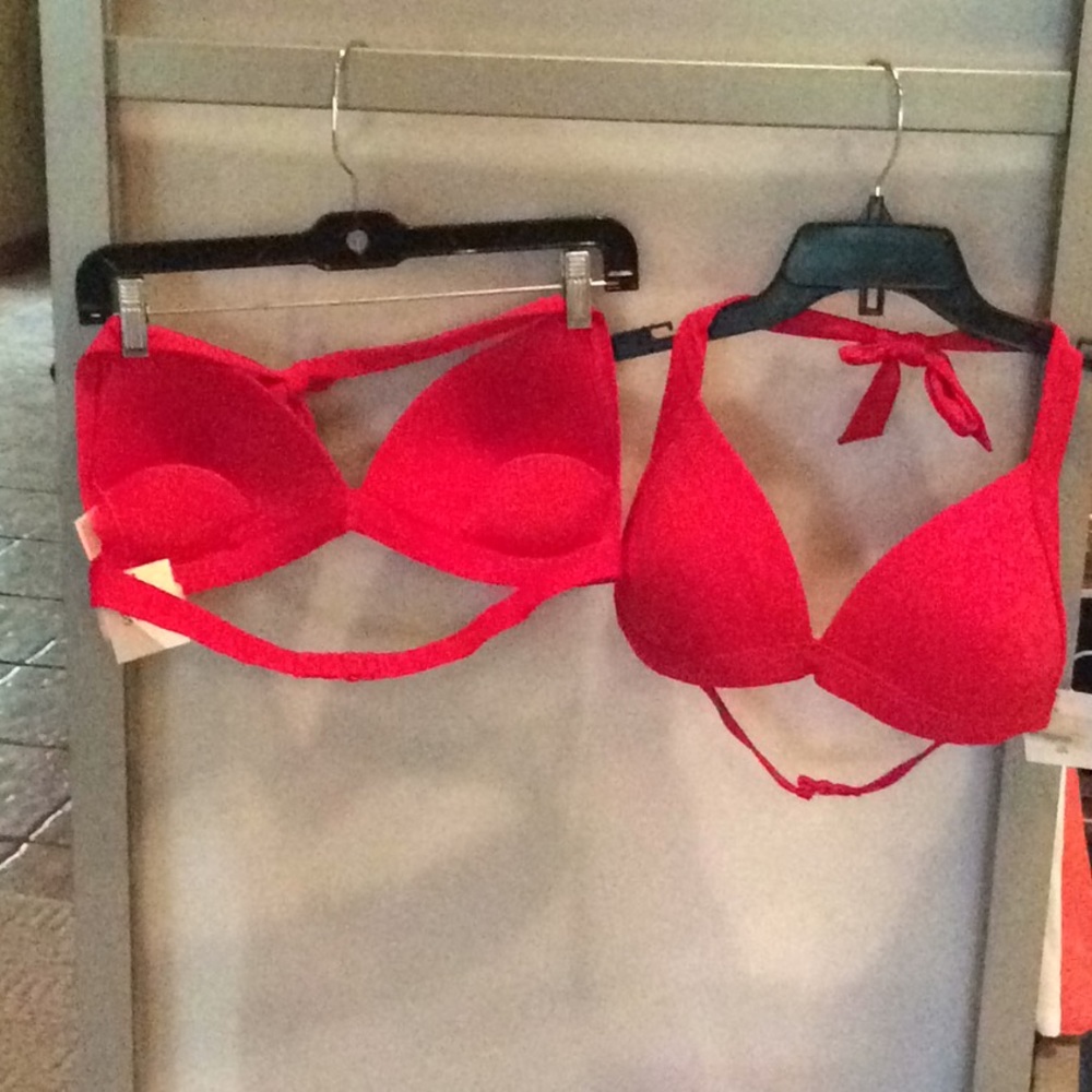 Skye padded bikini top,halter.